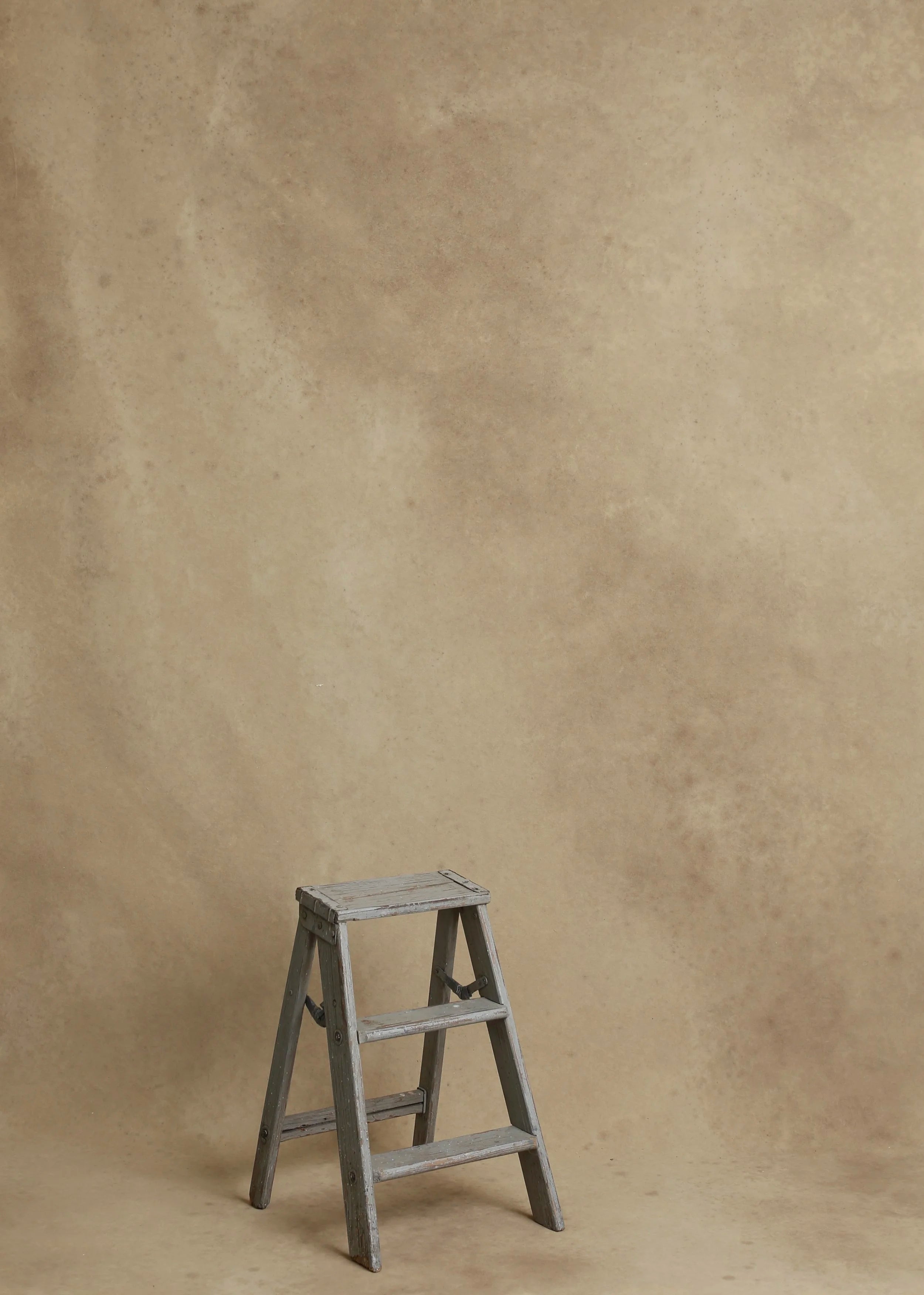 VERSATILE SUNBACKED STONE