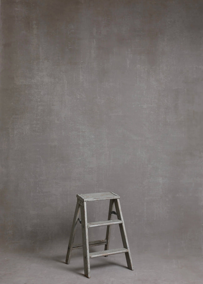 MEDIUM GRAY VINTAGE WALL