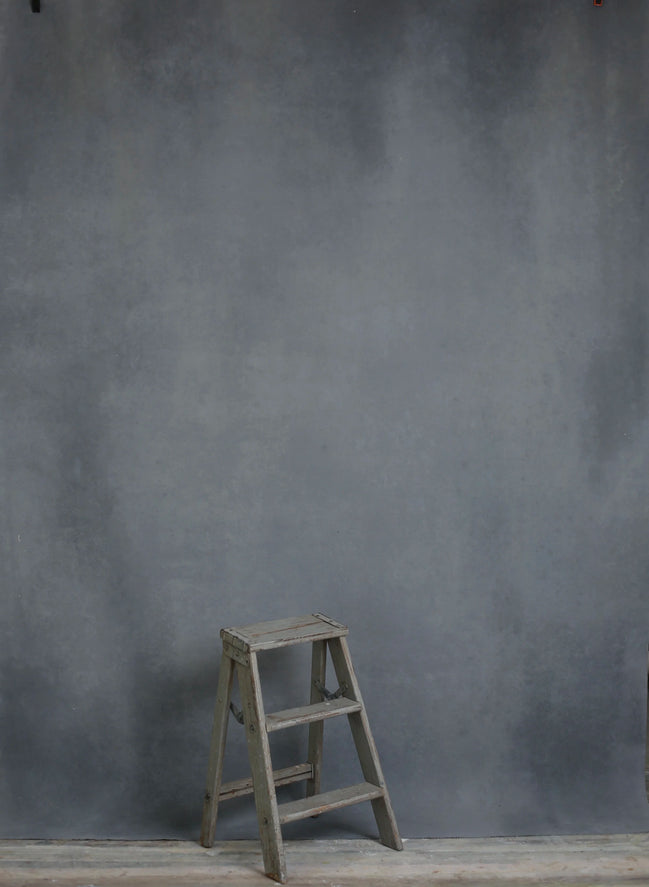 MEDIUM GRAY NOLA WALL